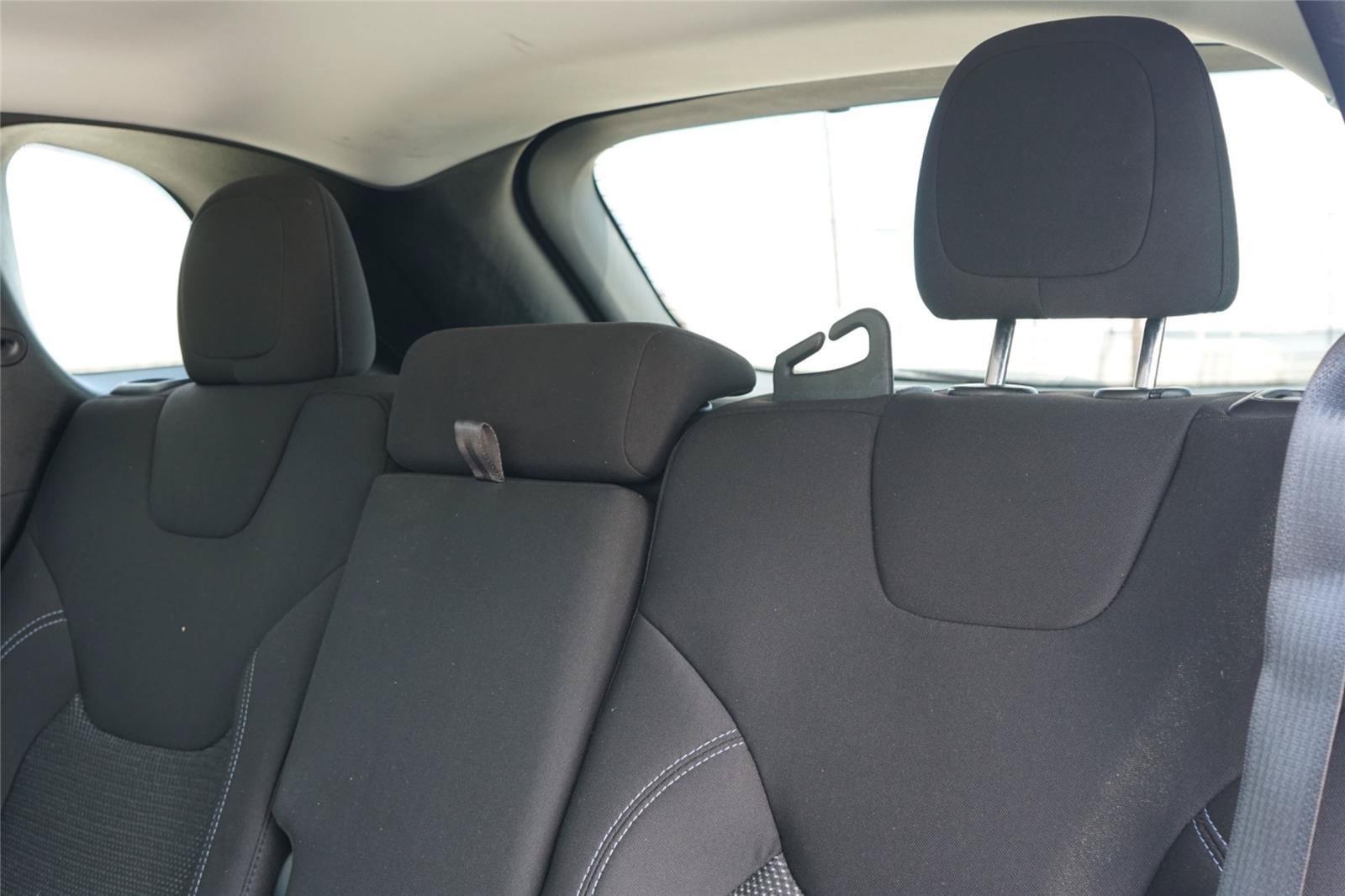 Used 2020 Jeep Cherokee Latitude FWD image 22