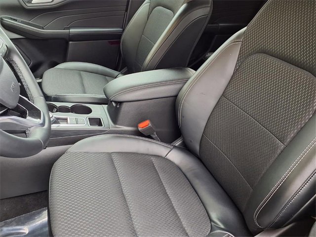 Certified 2025 Ford Escape SE w/ Class II Trailer Tow Package image 8