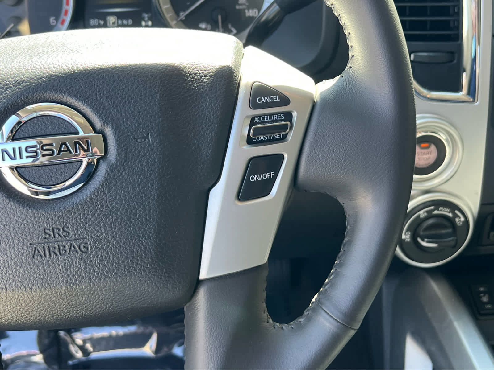 Used 2017 Nissan Titan SV image 33