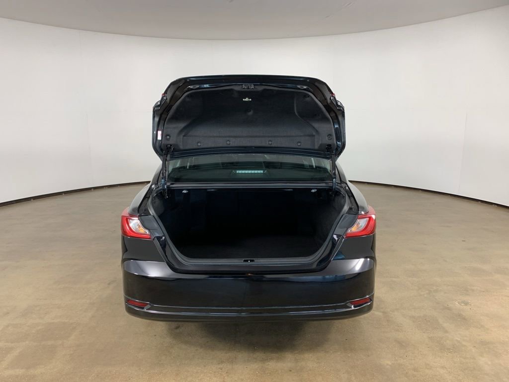 Used 2025 Toyota Camry LE FWD image 12