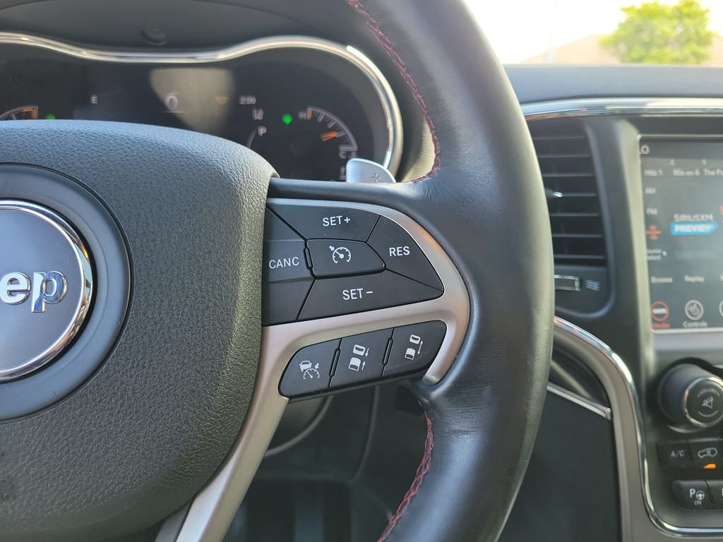 Used 2017 Jeep Grand Cherokee Trailhawk w/ Trailhawk Luxury Group AWD/4WD image 24