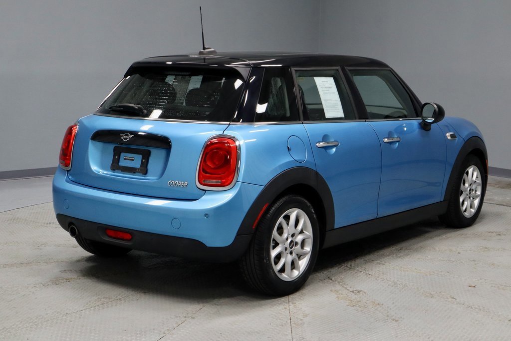 Used 2019 MINI Cooper 4-Door Hardtop w/ Signature Upholstery Package image 5