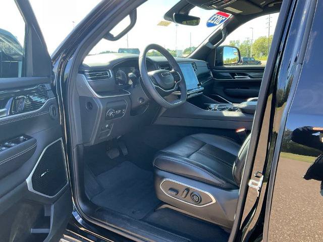Used 2022 Jeep Wagoneer Series I AWD/4WD image 3
