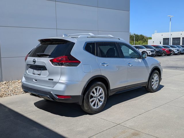 Used 2020 Nissan Rogue S w/ Special Edition Package FWD image 4