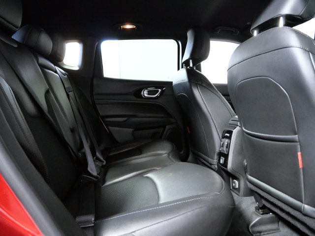 Used 2025 Jeep Compass Trailhawk AWD/4WD image 12