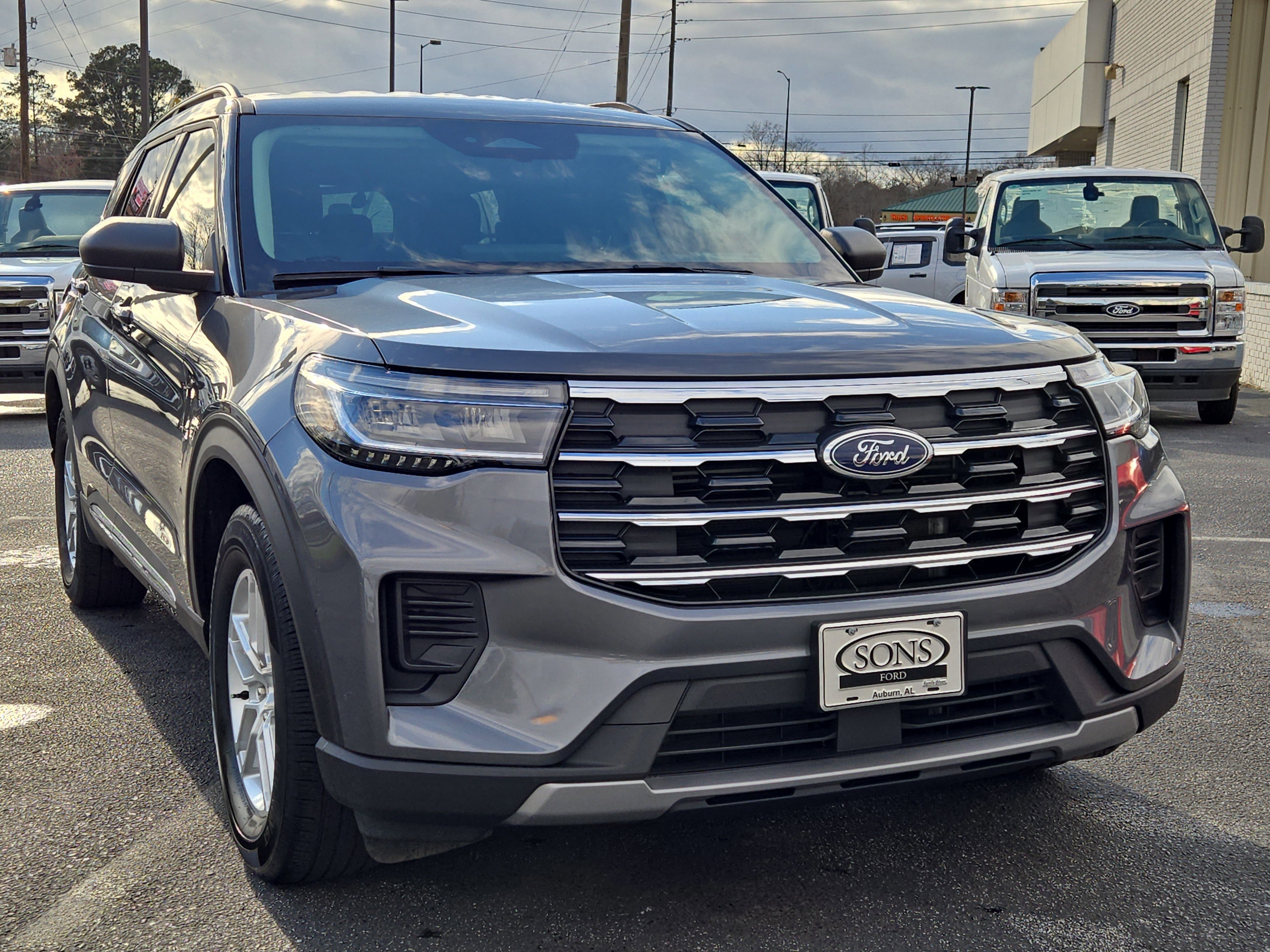 Certified 2025 Ford Explorer Active image 2