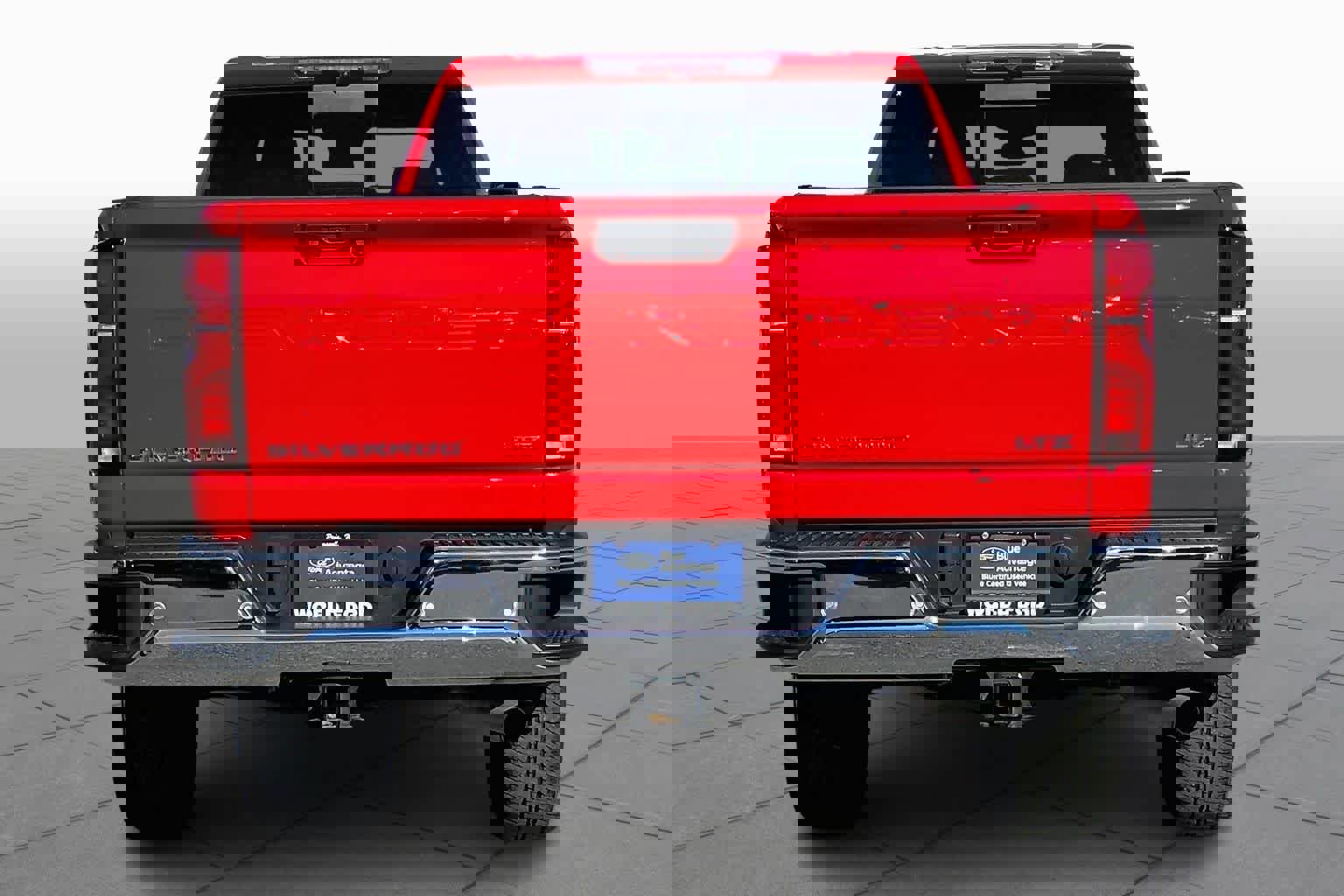 Used 2024 Chevrolet Silverado 2500 LTZ w/ LTZ Convenience Package image 4