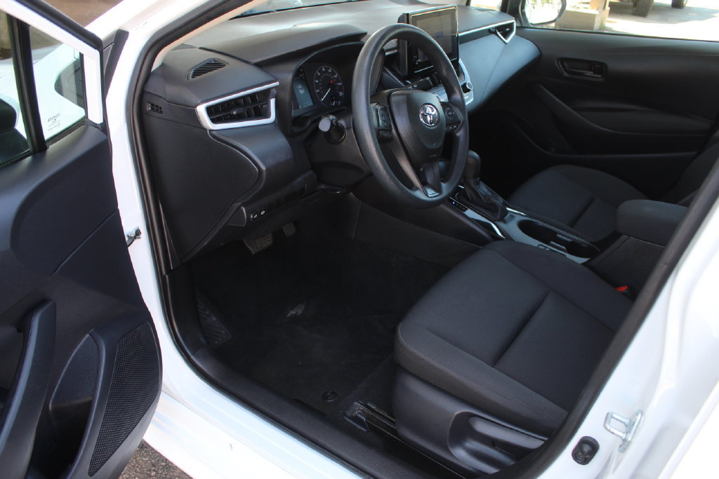 Used 2025 Toyota Corolla LE FWD image 26