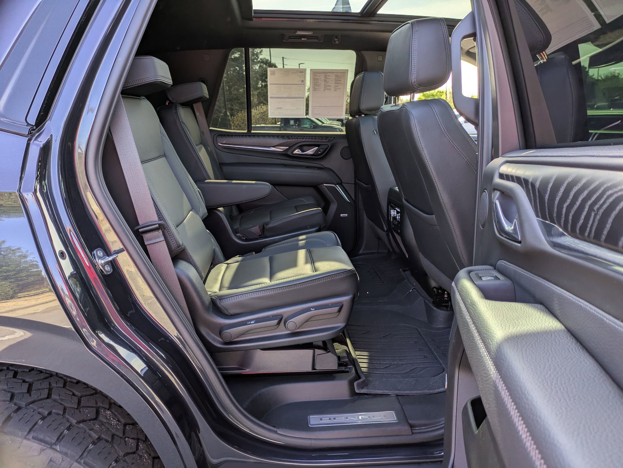 Used 2023 GMC Yukon Denali w/ LPO, Floor Liner Package AWD/4WD image 35