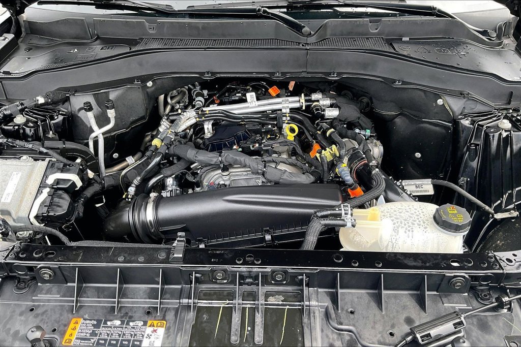 Certified 2025 Ford Explorer Active AWD/4WD image 10