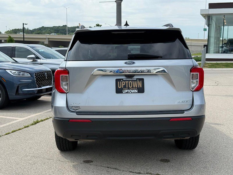 Certified 2022 Ford Explorer XLT image 4