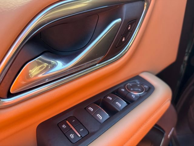 Used 2024 Chevrolet Suburban Premier image 25