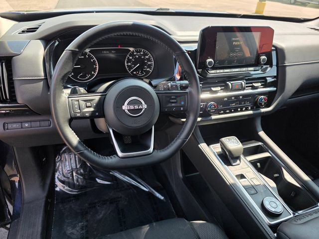 Used 2022 Nissan Pathfinder SV AWD/4WD image 18
