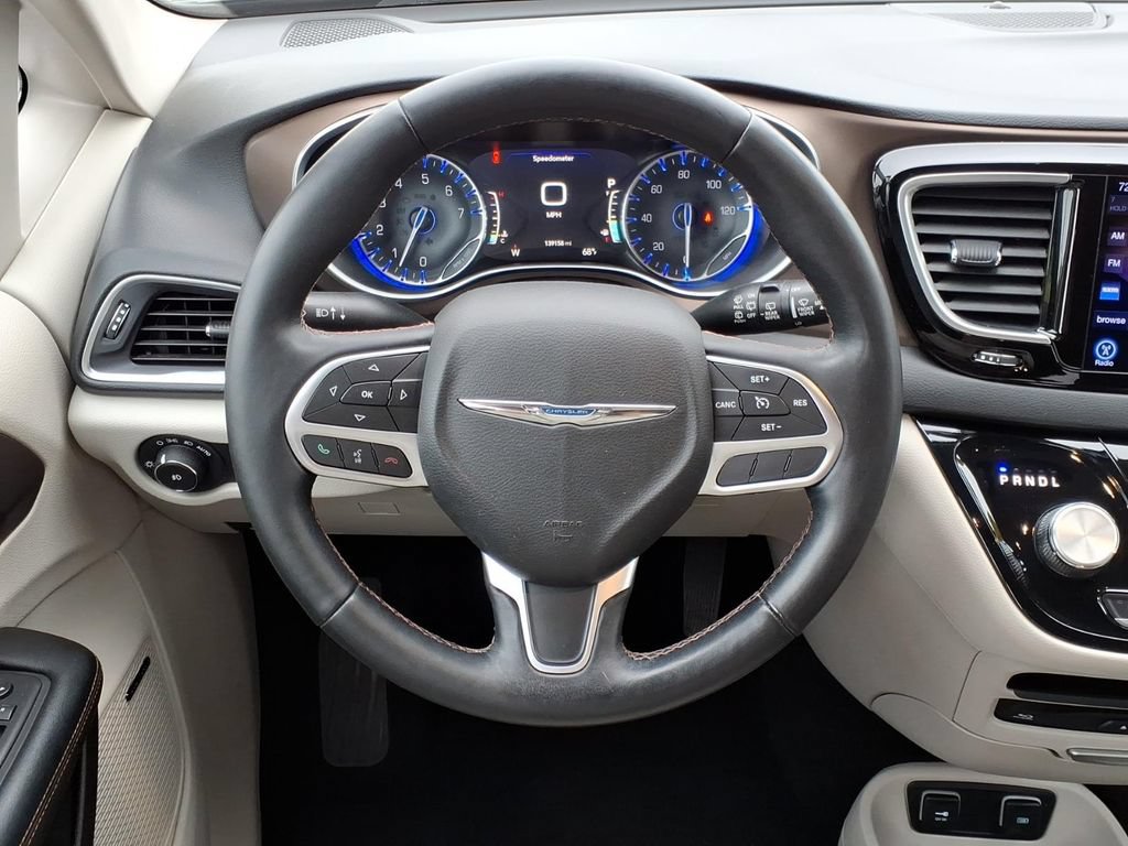Used 2017 Chrysler Pacifica Touring-L Plus FWD image 13