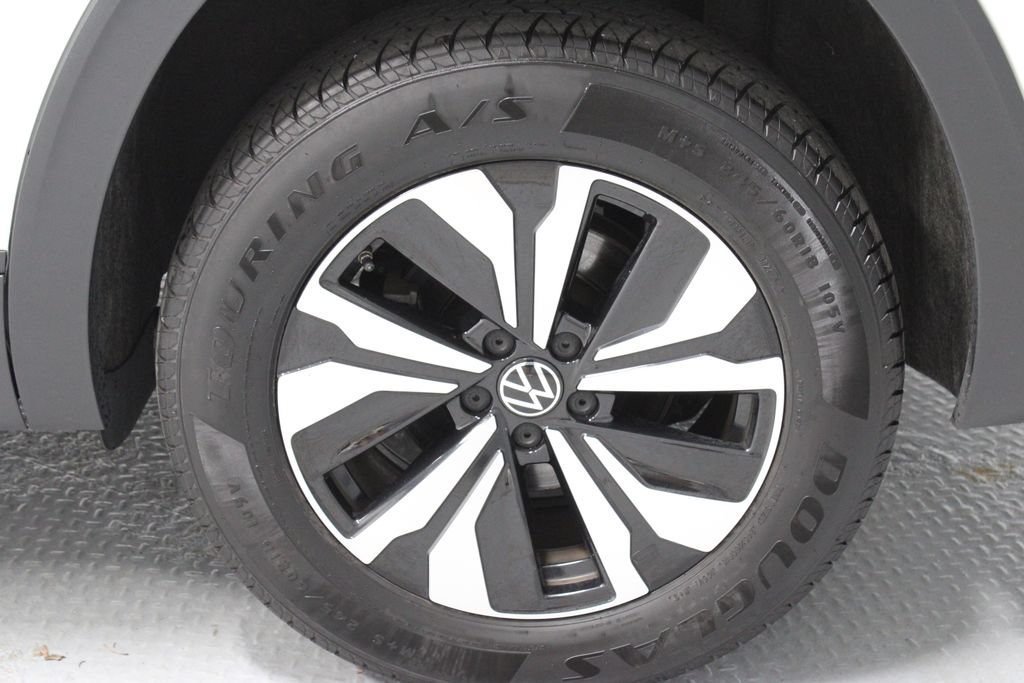 Used 2024 Volkswagen Atlas Cross Sport SE AWD/4WD image 19