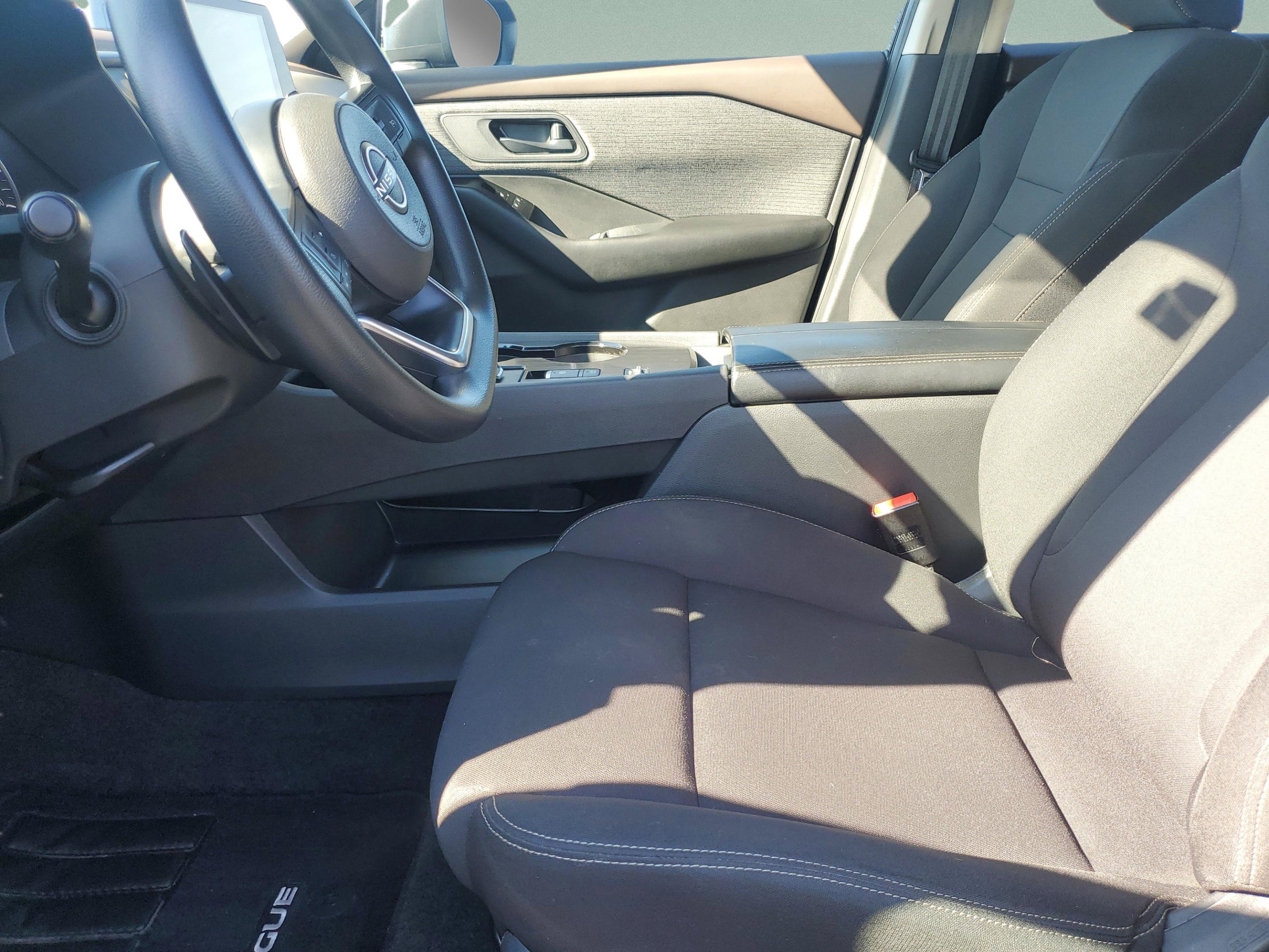 Used 2023 Nissan Rogue S FWD image 14