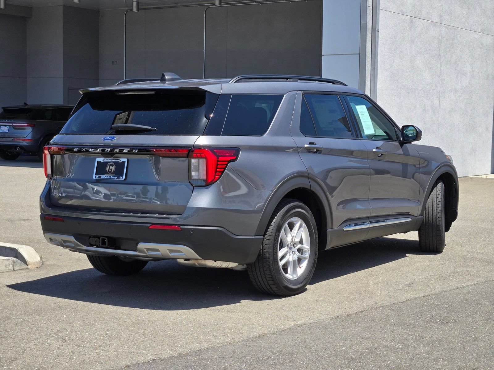Certified 2025 Ford Explorer Active w/ Active Comfort Package RWD image 4