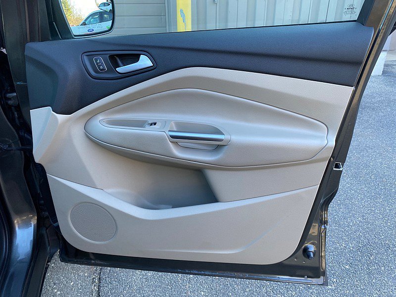 Certified 2018 Ford Escape SEL image 31