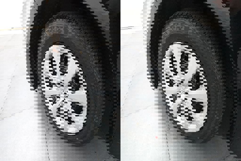 Used 2022 Toyota Corolla LE image 27