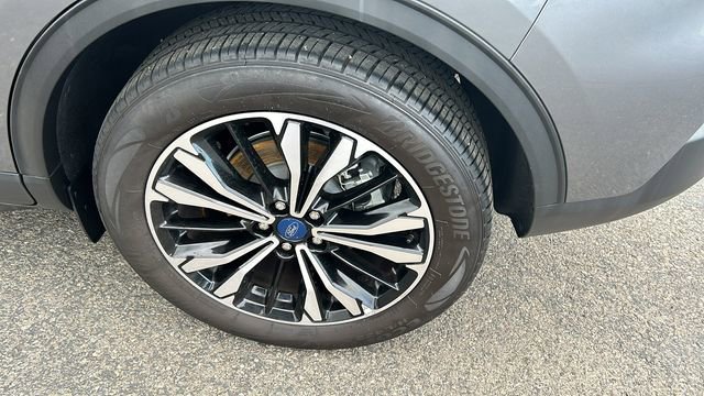 Certified 2022 Ford Escape SE w/ SE Sport Appearance Package image 6