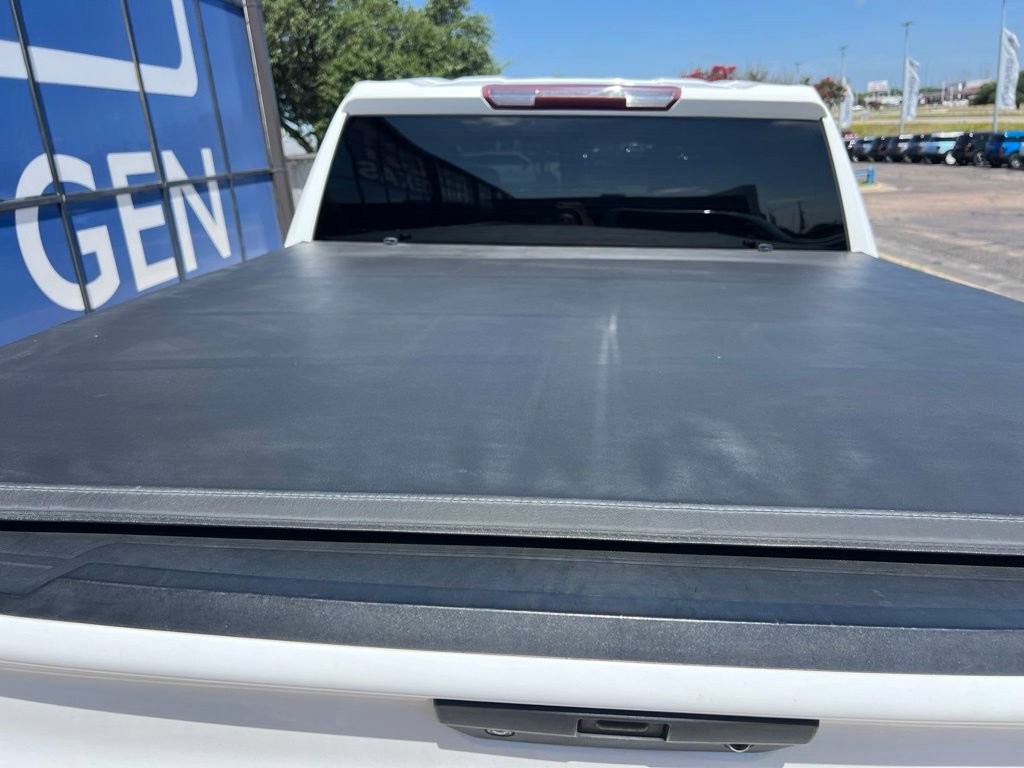 Used 2020 Chevrolet Silverado 1500 LT w/ Texas Edition AWD/4WD image 17