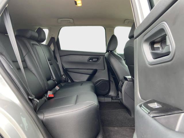 Used 2025 Nissan Rogue S FWD image 14