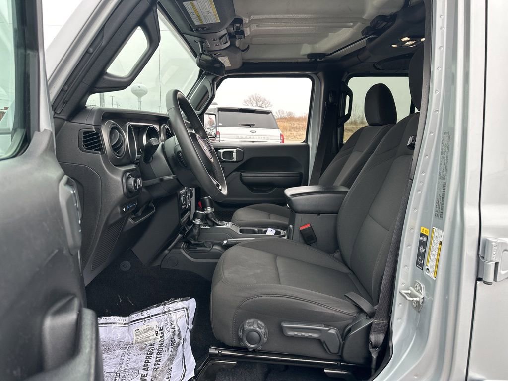 Used 2023 Jeep Wrangler Unlimited image 6