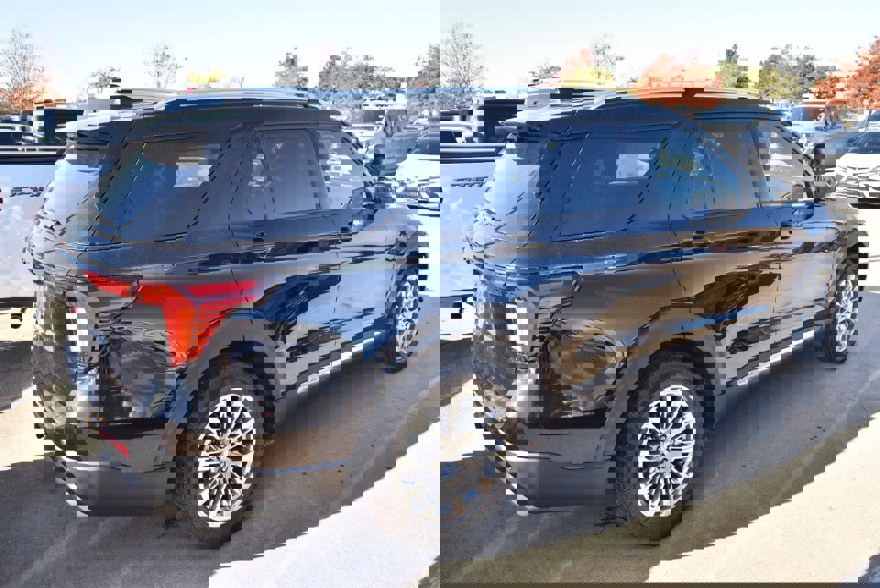 Certified 2025 Ford Explorer Platinum image 6