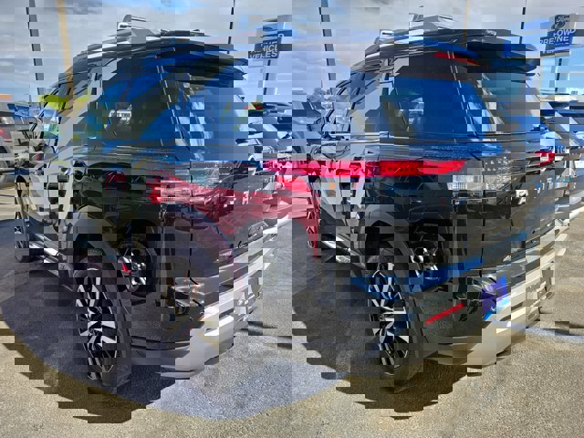 Used 2024 Nissan Pathfinder Platinum w/ Cargo Package image 4