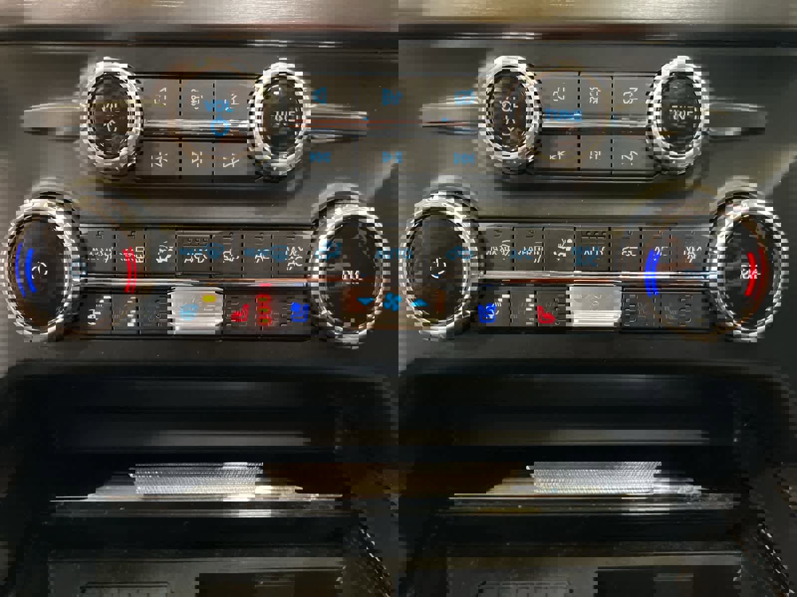 Certified 2023 Ford F350 Lariat w/ Lariat Ultimate Package image 29