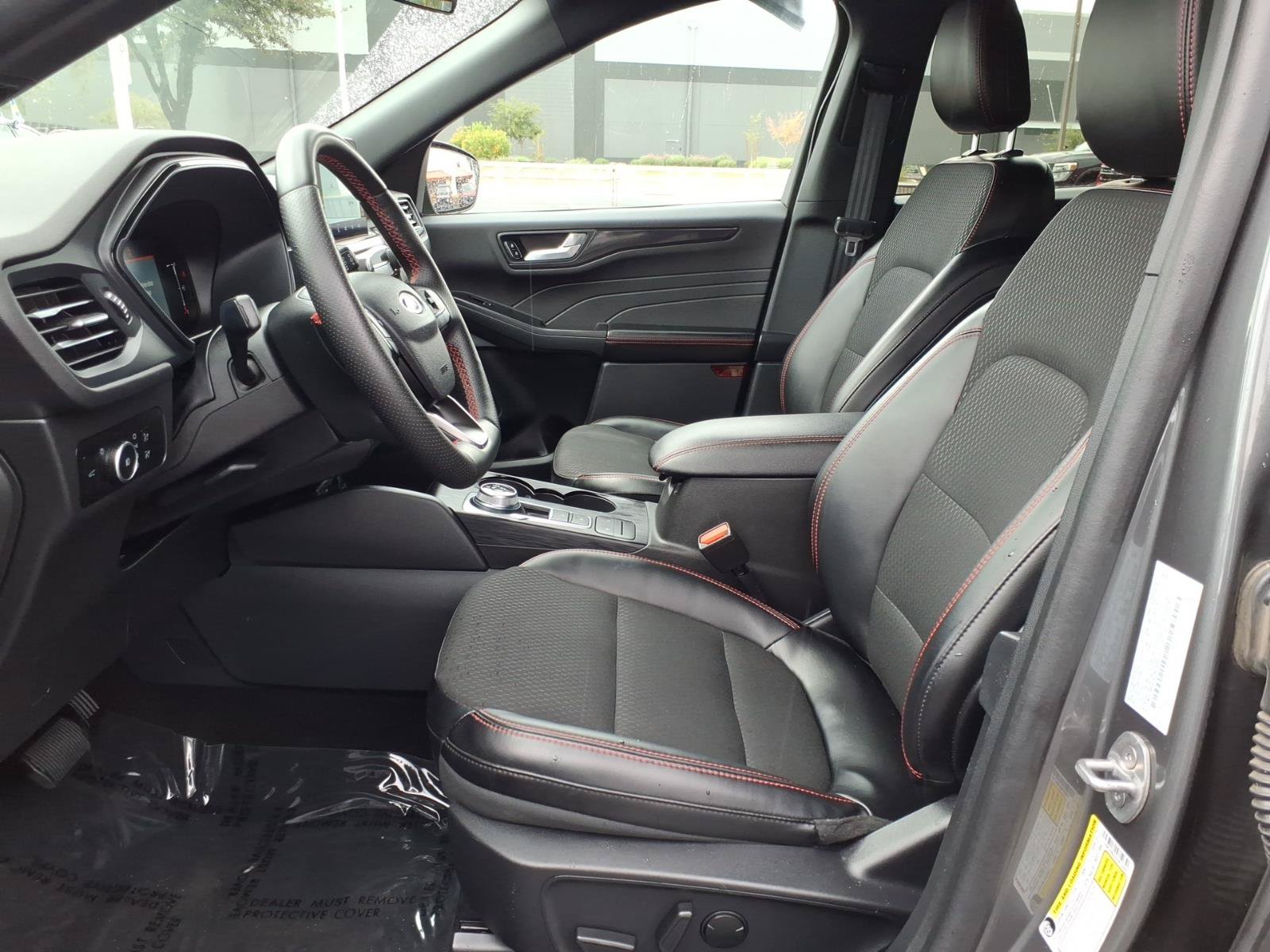 Certified 2025 Ford Escape ST-Line Select AWD/4WD image 12