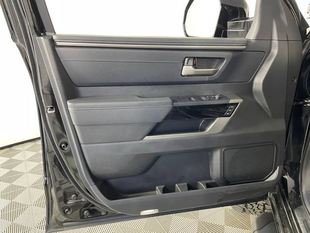 Used 2025 Toyota Tundra Limited AWD/4WD image 10