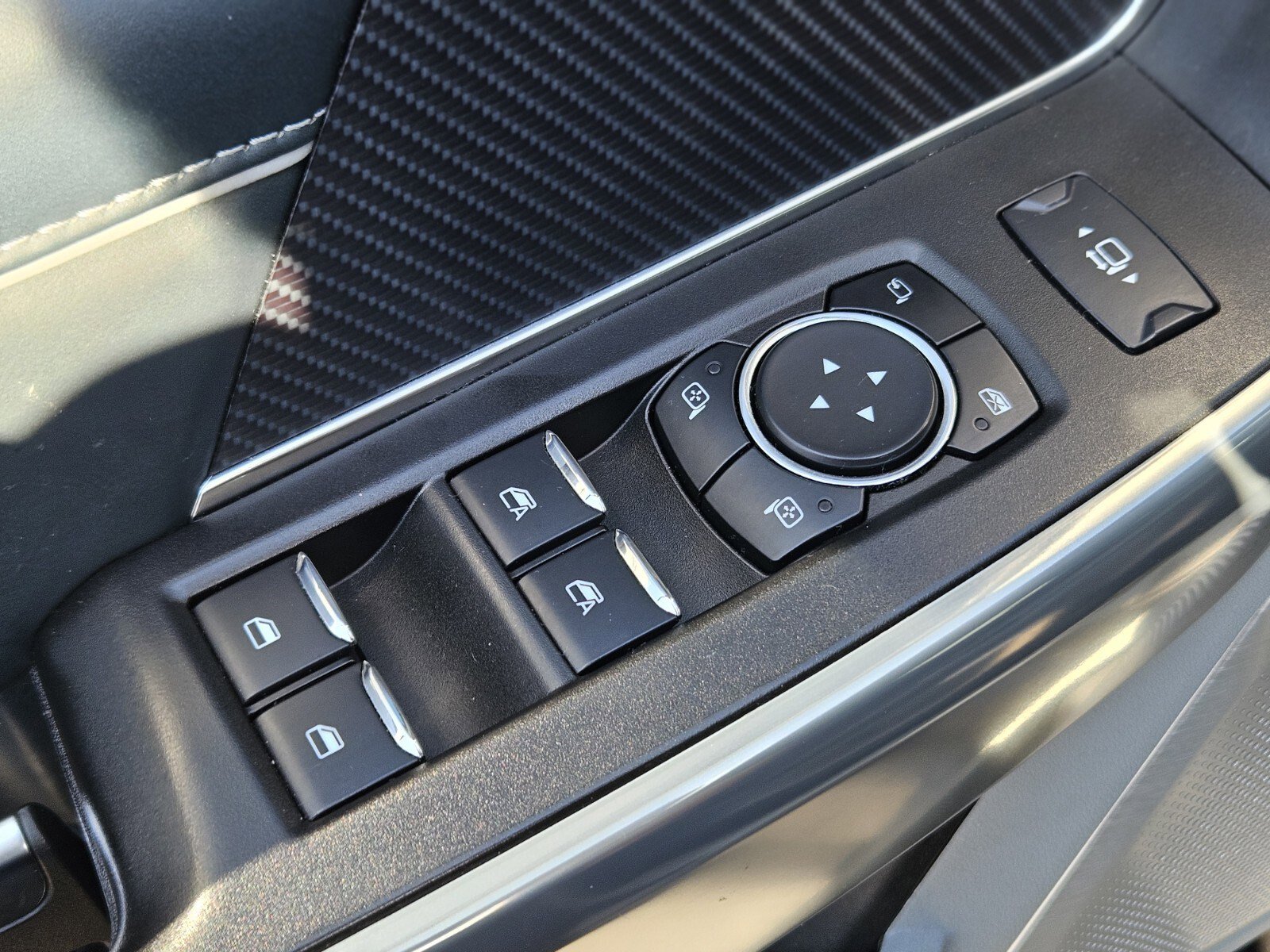 Certified 2024 Ford F250 Limited w/ FX4 Off-Road Package image 19