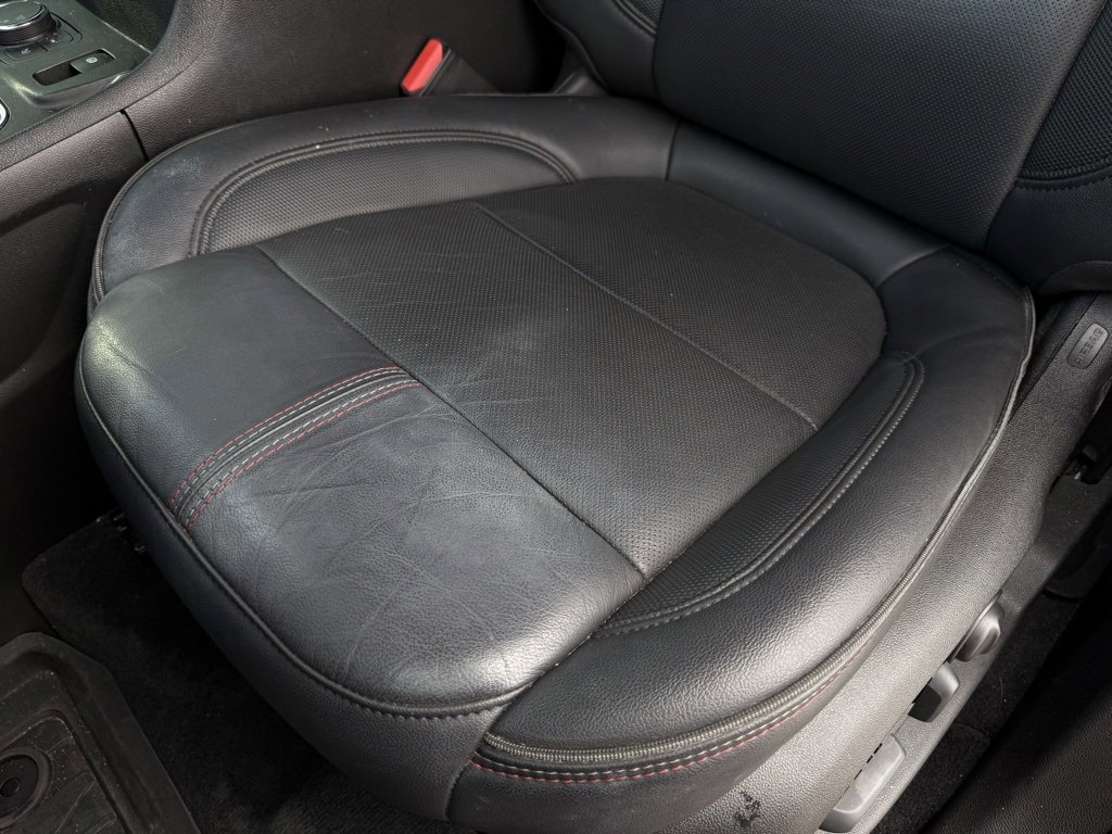 Used 2022 Chevrolet Traverse RS image 24