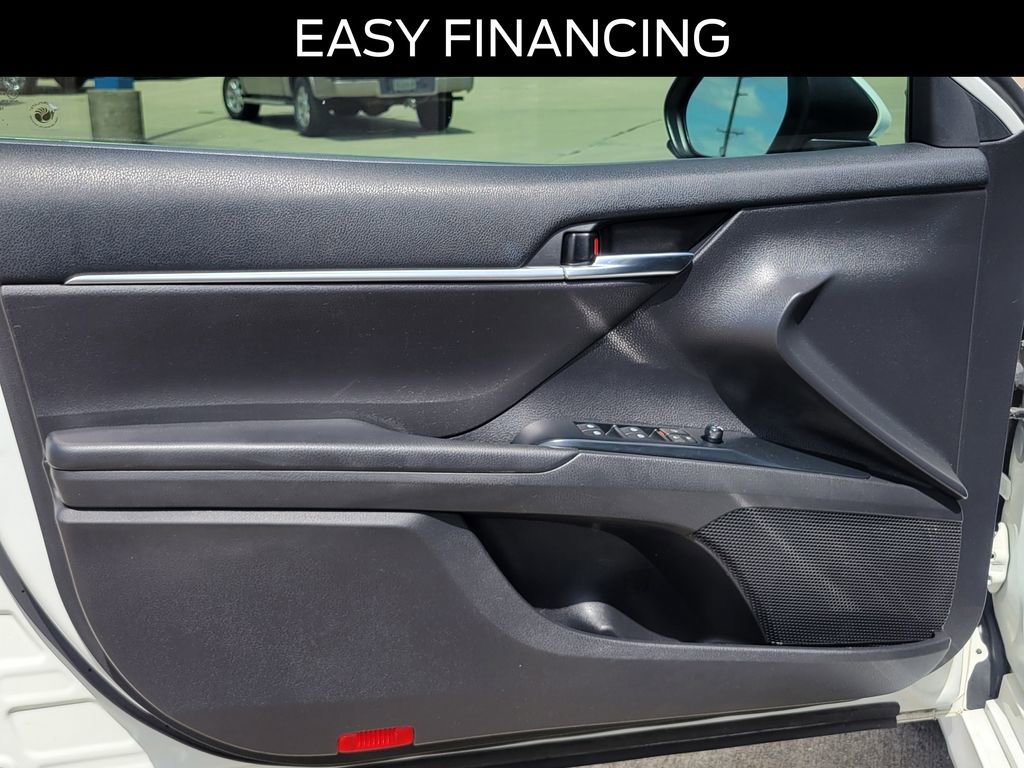 Used 2020 Toyota Camry LE FWD image 17