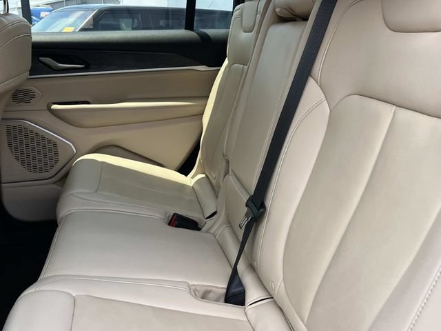 Used 2022 Jeep Grand Cherokee L Limited AWD/4WD image 25
