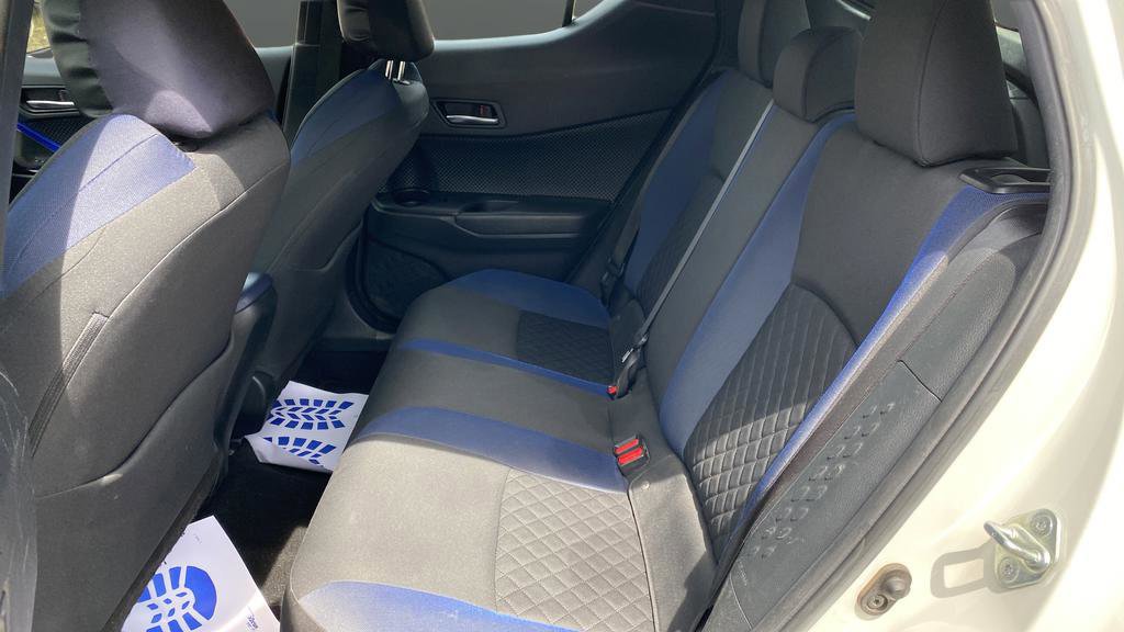 Used 2020 Toyota C-HR XLE FWD image 24