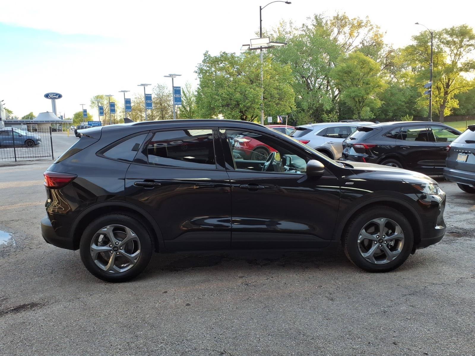 Certified 2025 Ford Escape ST-Line FWD image 2