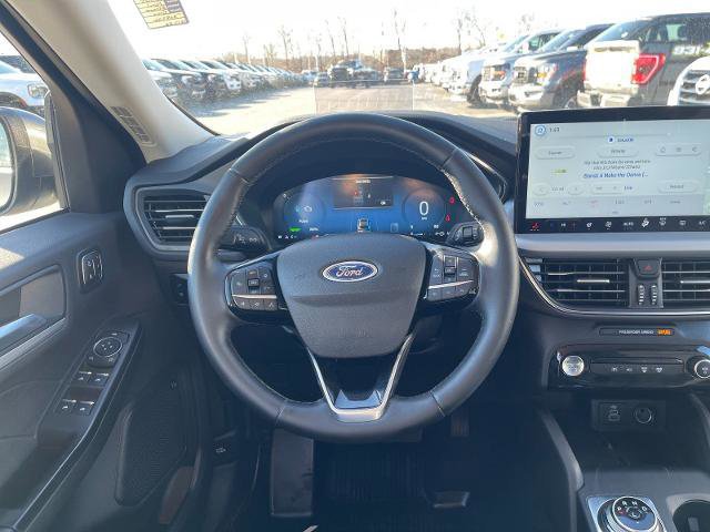 Certified 2025 Ford Escape Platinum w/ Premium Technology Package image 16