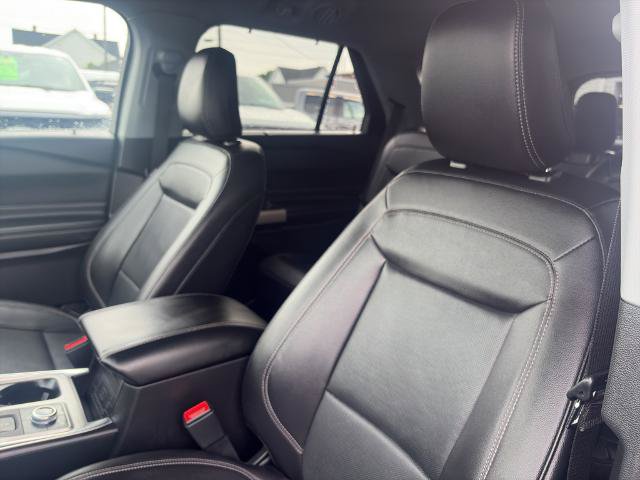 Certified 2022 Ford Explorer Limited w/ Limited Technology Package AWD/4WD image 15