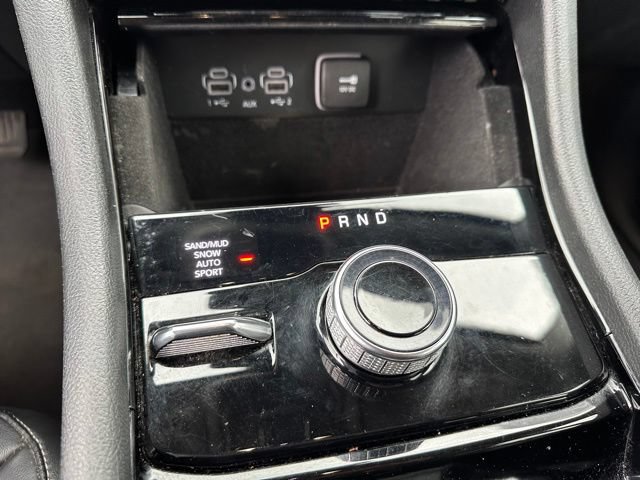 Used 2023 Jeep Grand Cherokee L Limited w/ Black Appearance Package AWD/4WD image 19