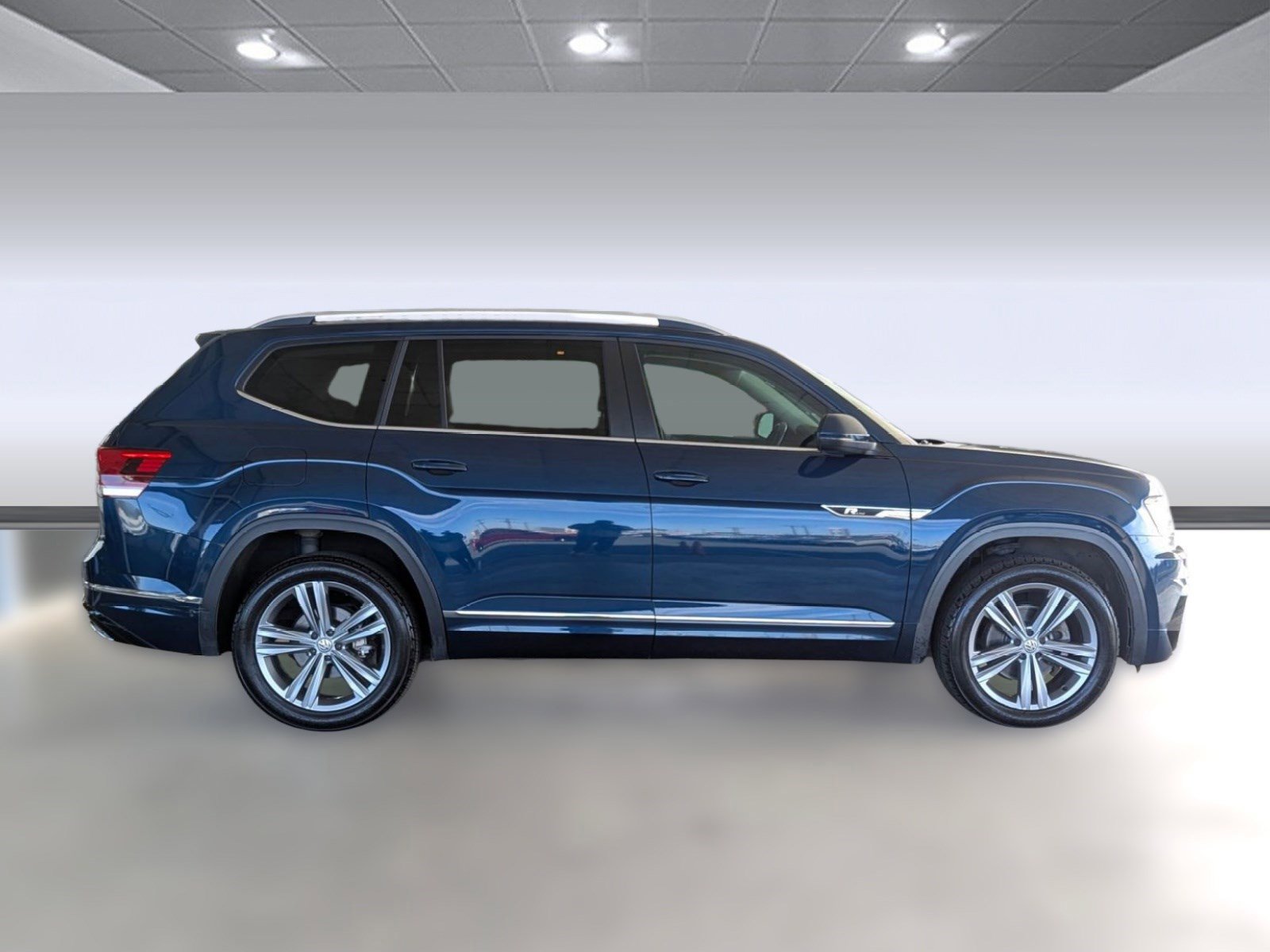 Used 2018 Volkswagen Atlas SEL w/ R-Line Package image 6