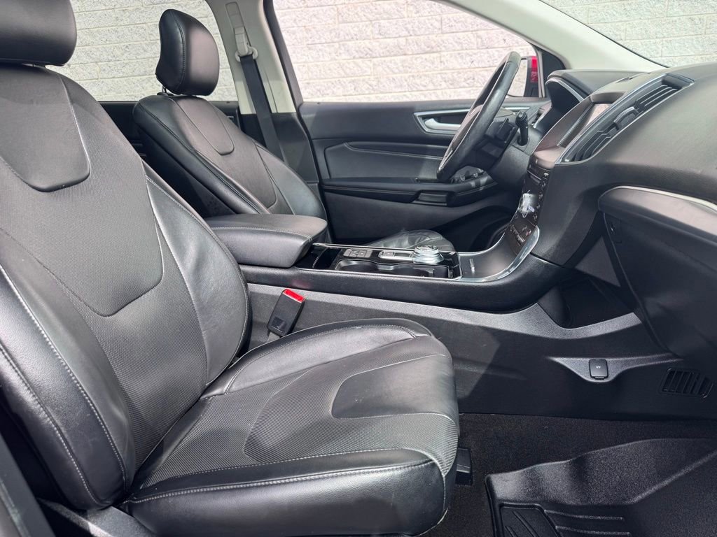 Certified 2019 Ford Edge Titanium w/ Equipment Group 301A image 16
