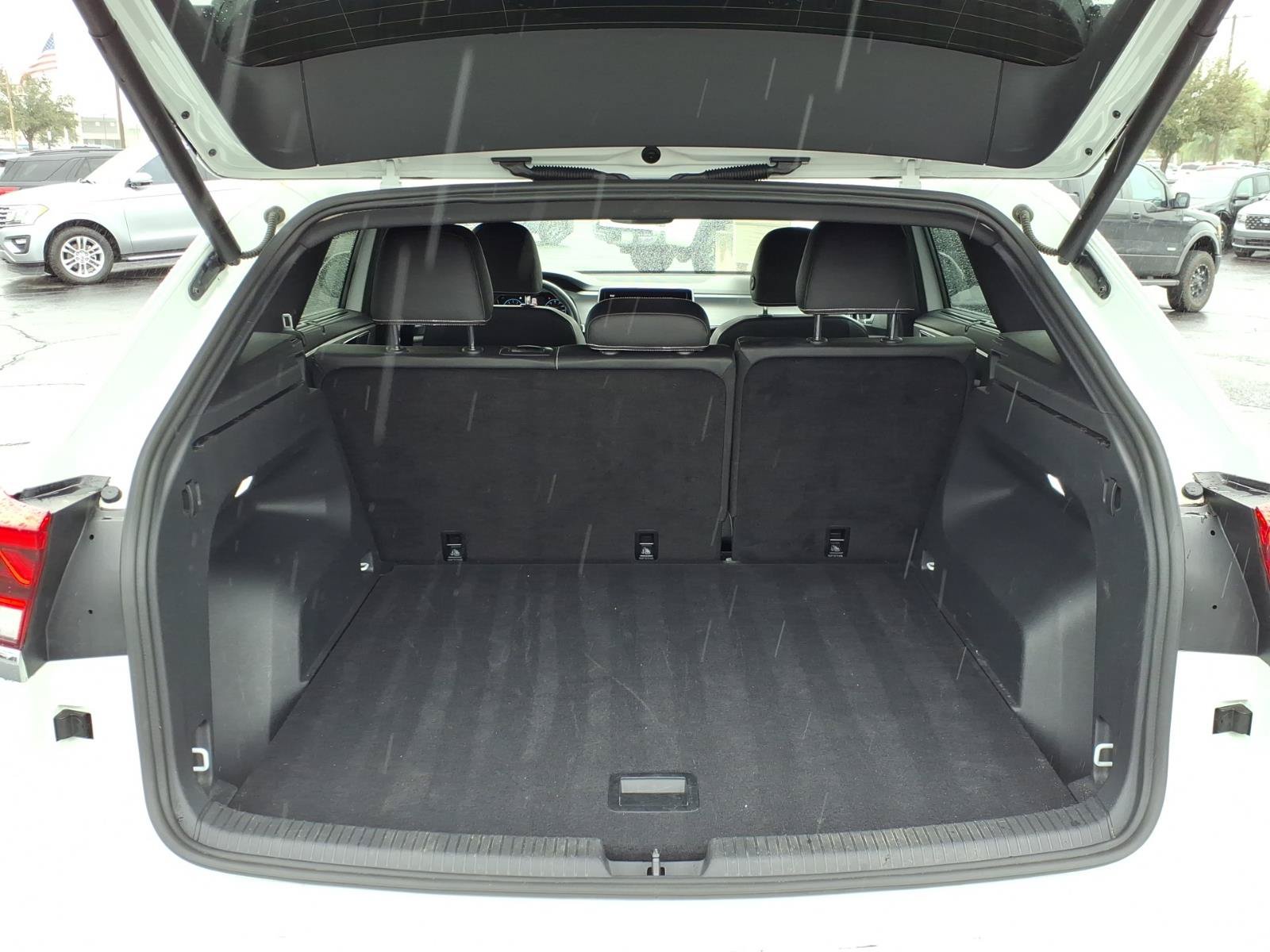 Used 2025 Volkswagen Atlas Cross Sport SE FWD image 15