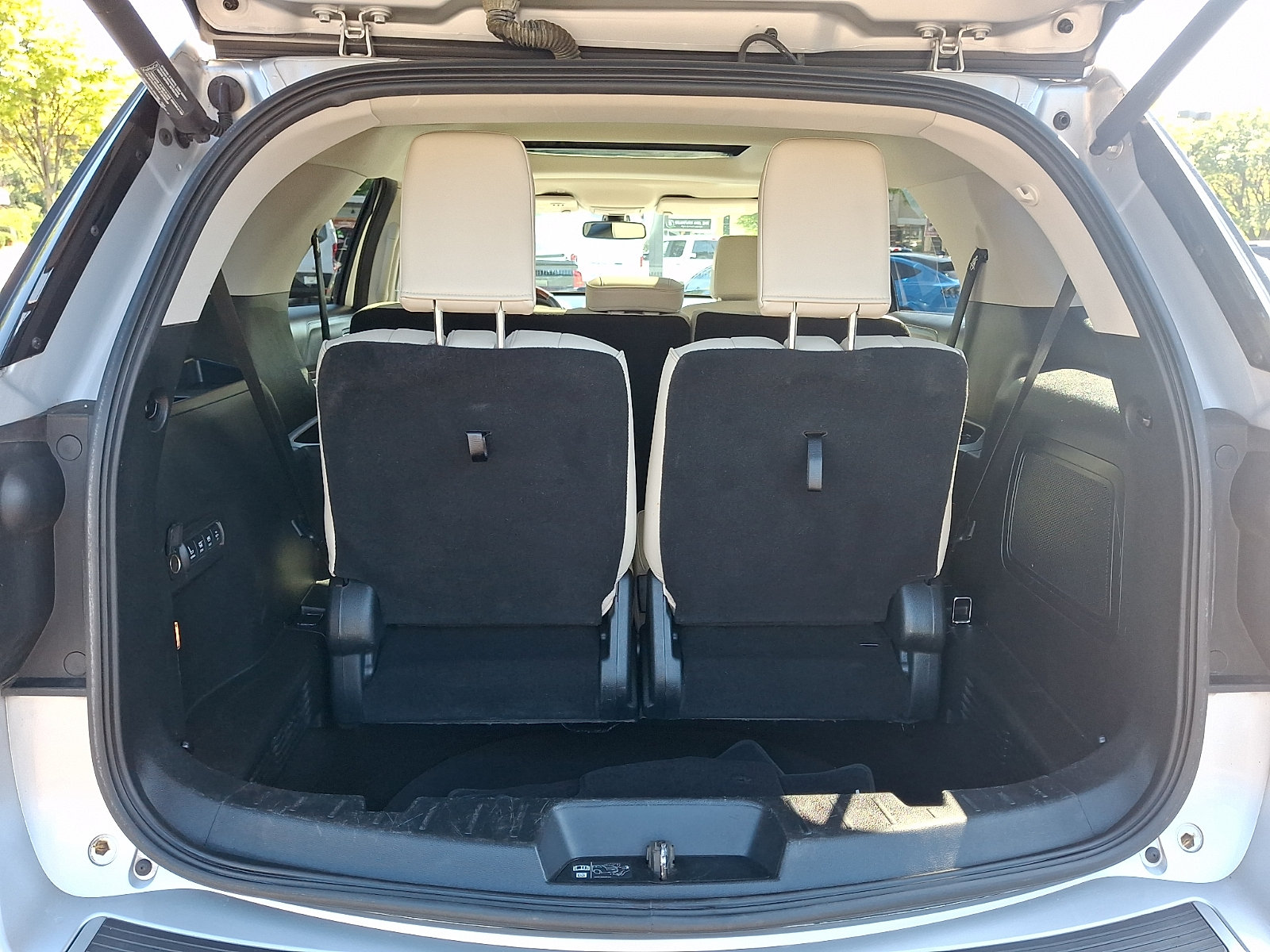 Certified 2018 Ford Explorer Platinum AWD/4WD image 32