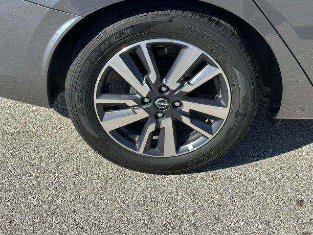 Used 2023 Nissan Versa SV image 6