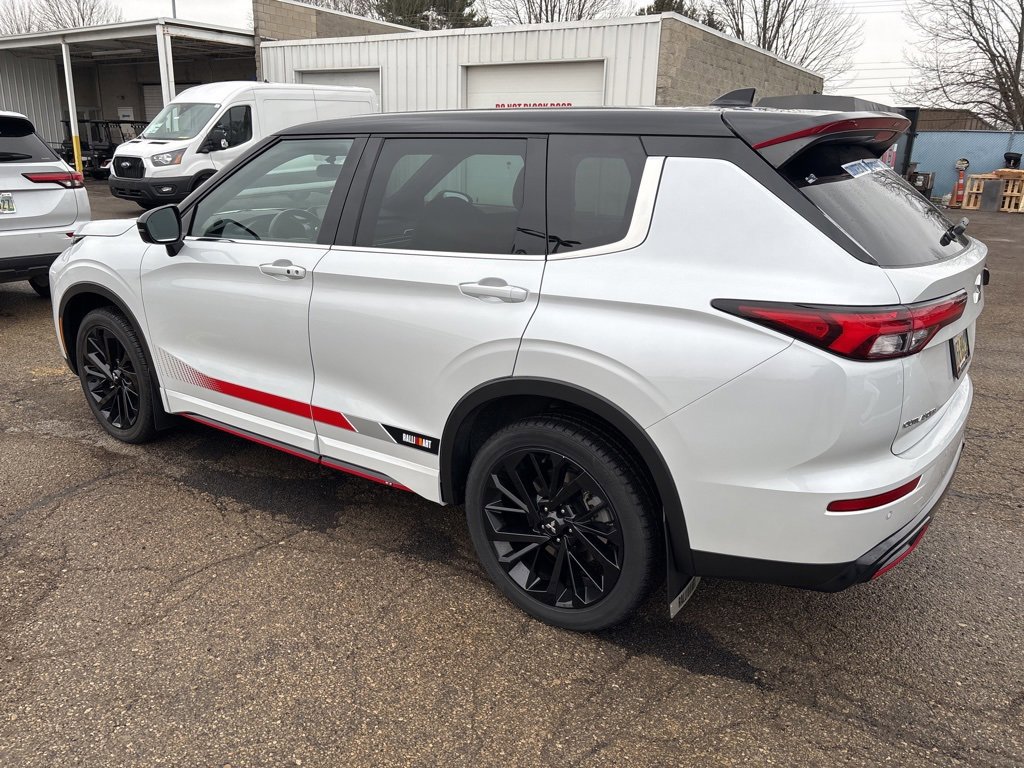 Used 2023 Mitsubishi Outlander Ralliart image 2