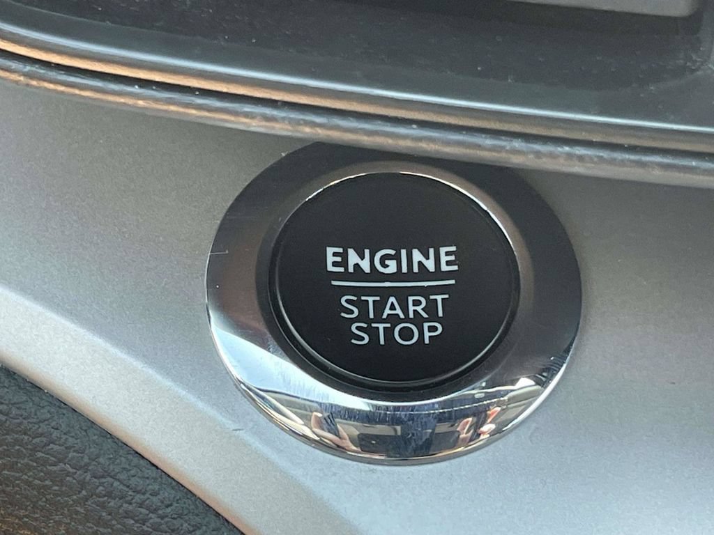 Certified 2023 Ford Explorer XLT RWD image 22