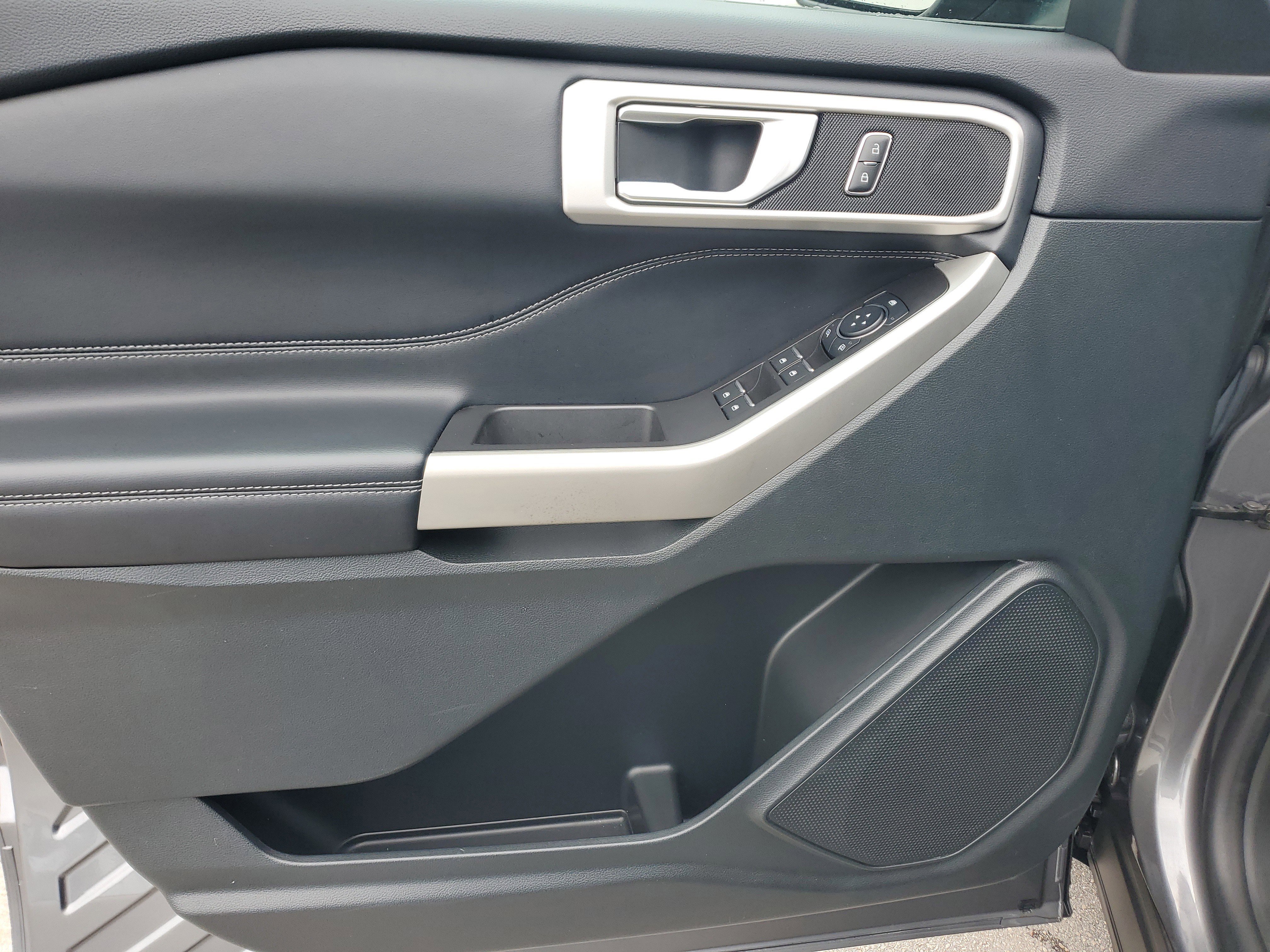 Certified 2023 Ford Explorer XLT image 28