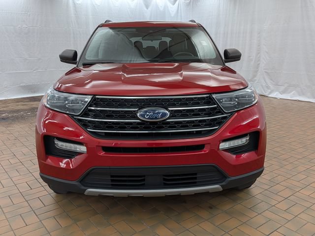 Certified 2020 Ford Explorer XLT w/ Equipment Group 202A AWD/4WD image 2